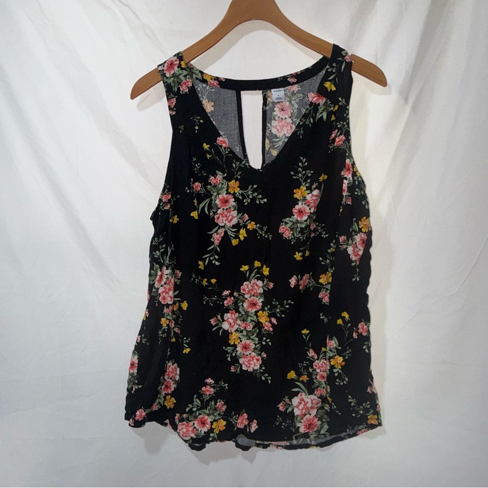 Old Navy Black Floral V-Neck Sleeveless Camisole
